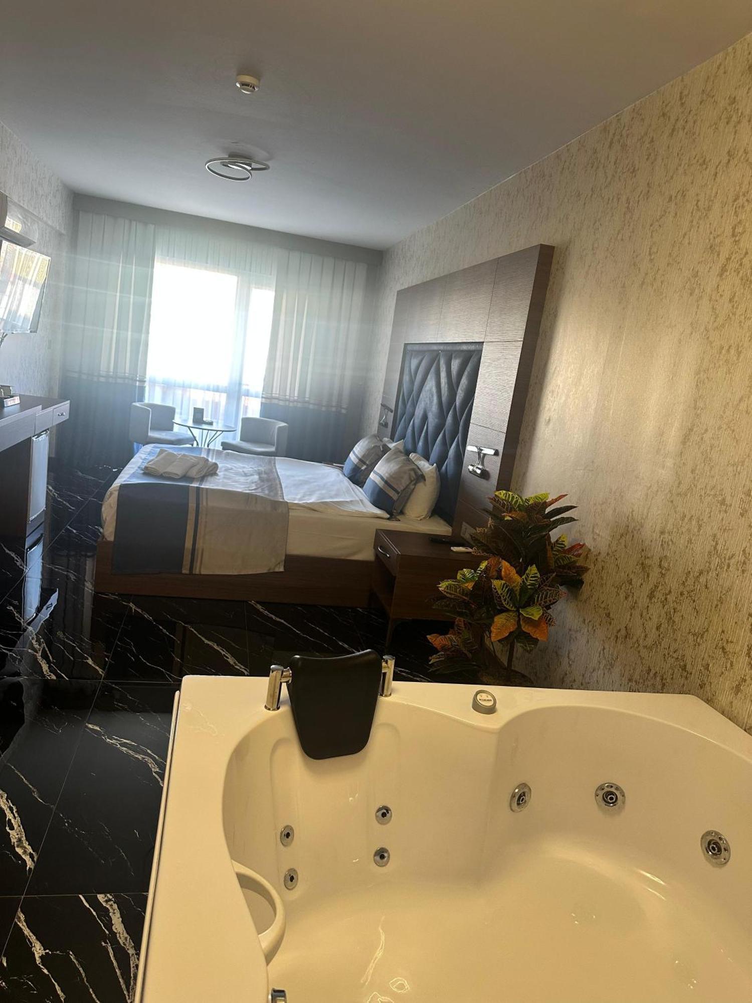 Grand Salizze Hotel Kestel  Bagian luar foto
