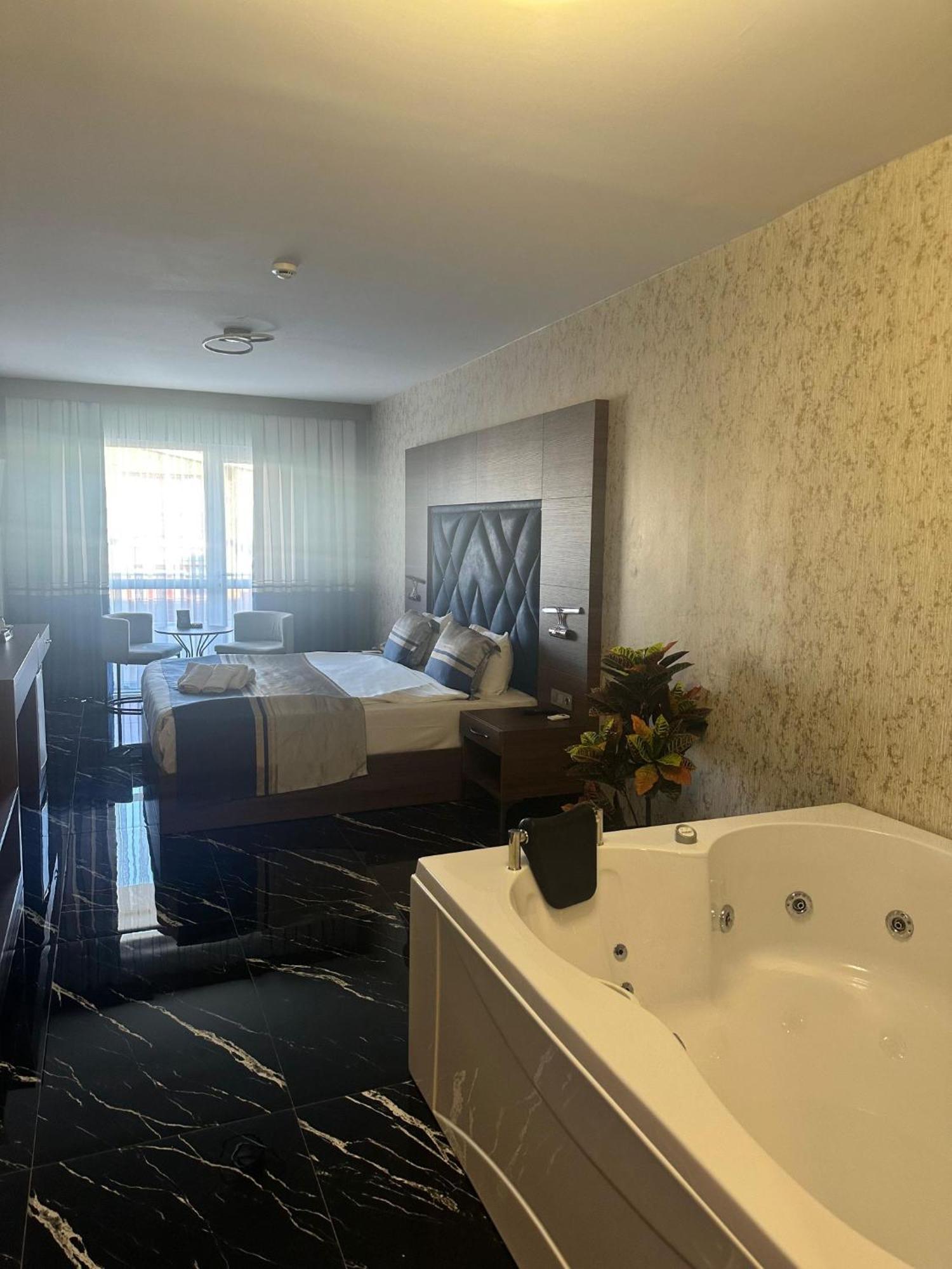Grand Salizze Hotel Kestel  Bagian luar foto